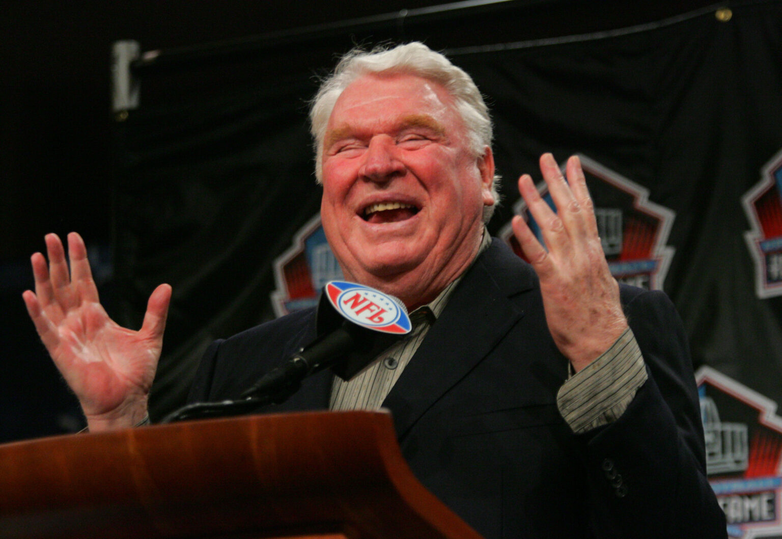 NFL: Top 25 Announcers In History - DrRoto.com